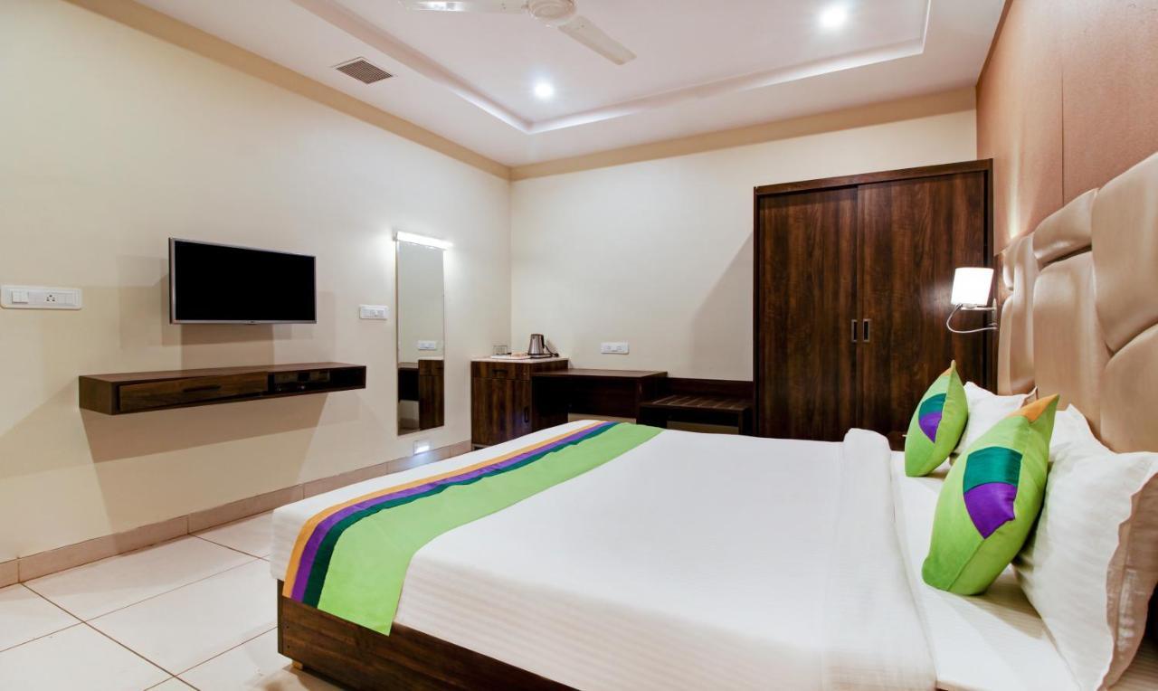 Hotel Treebo Trend Sindhura Grand Hajdarabad Zewnętrze zdjęcie